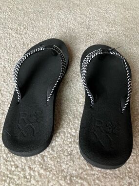 Roxy Black Braided-Strap Flip Flops
